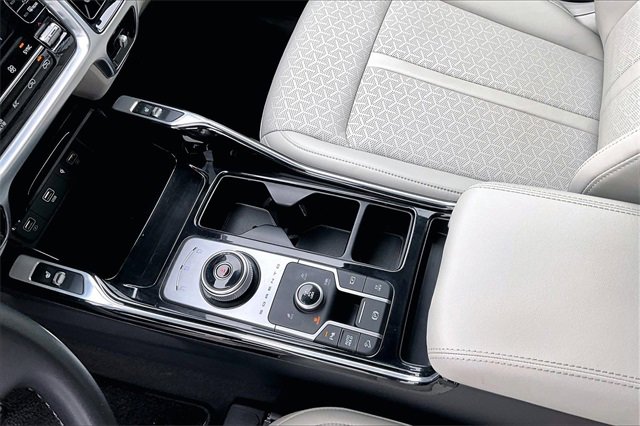 Certified 2022 Kia Sorento SX w/ Panoramic Sunroof Package image 13