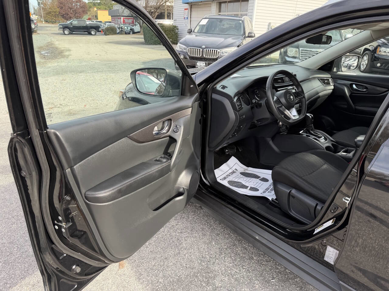 Used 2019 Nissan Rogue S w/ Special Edition Package image 11