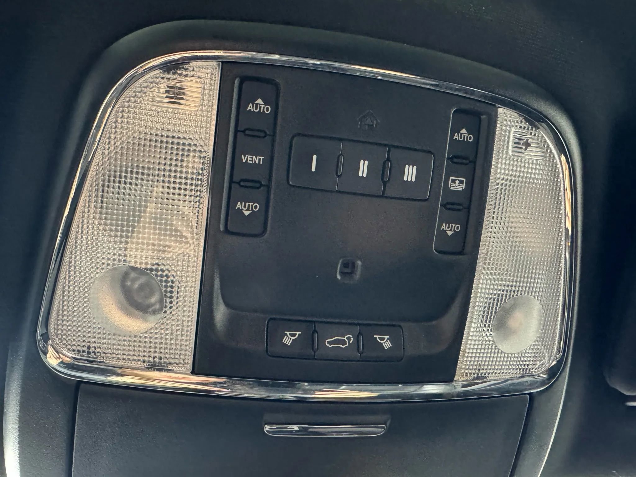 Used 2018 Jeep Grand Cherokee Overland image 26