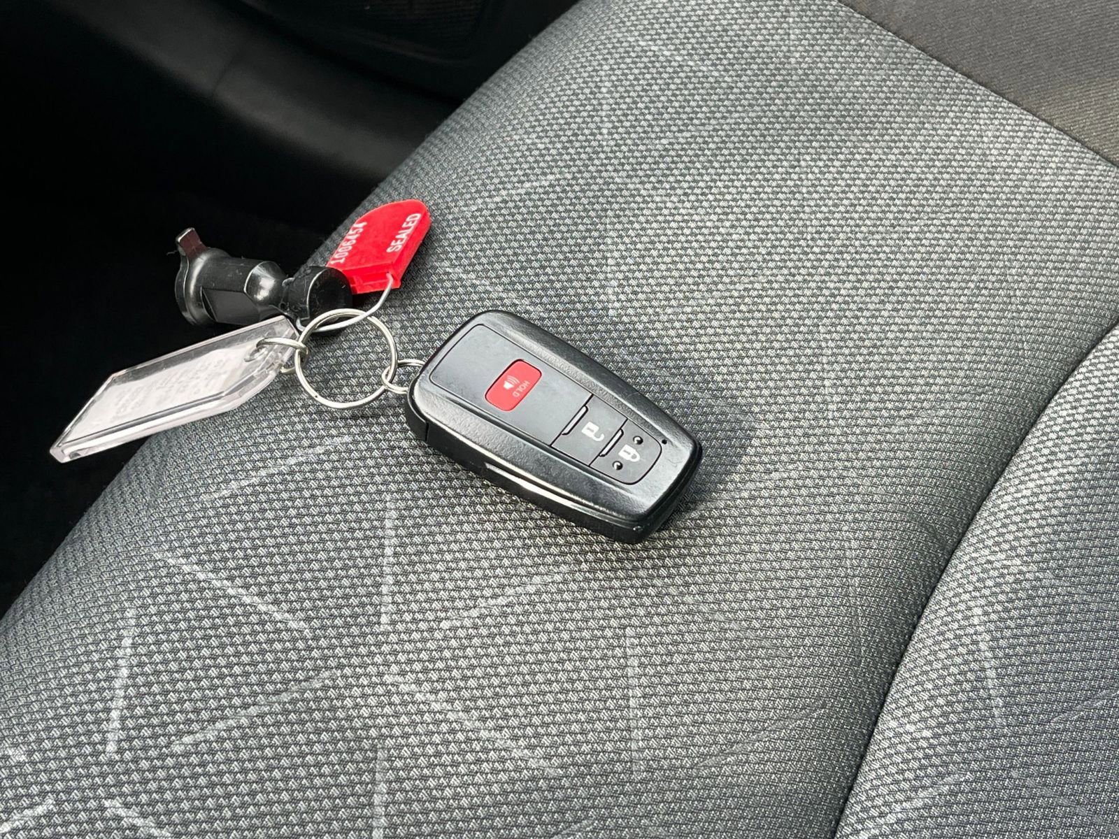 Used 2025 Toyota RAV4 XLE image 22