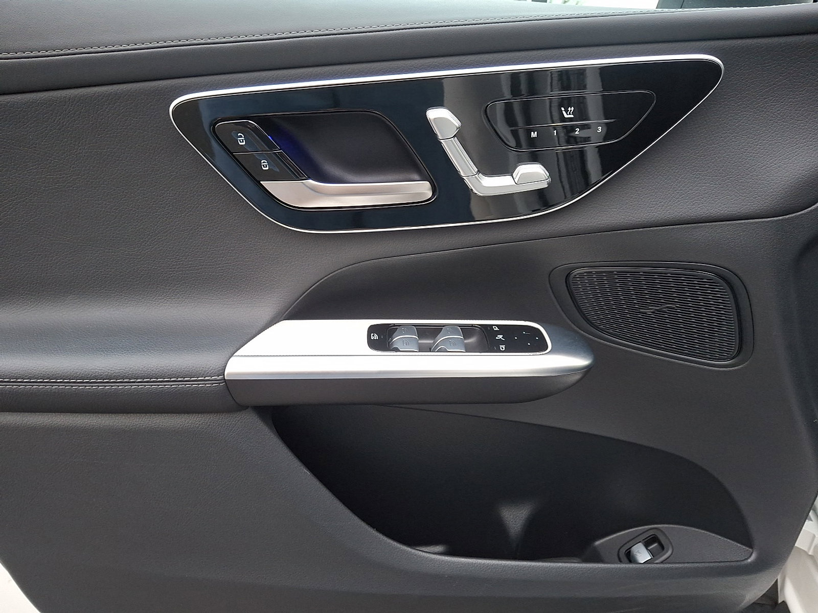 Certified 2024 Mercedes-Benz GLC 300 4MATIC image 12