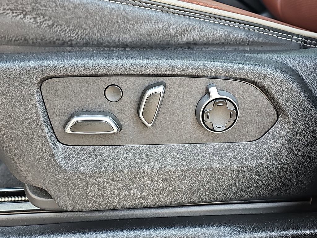 Used 2023 GMC Yukon XL Denali Ultimate image 35