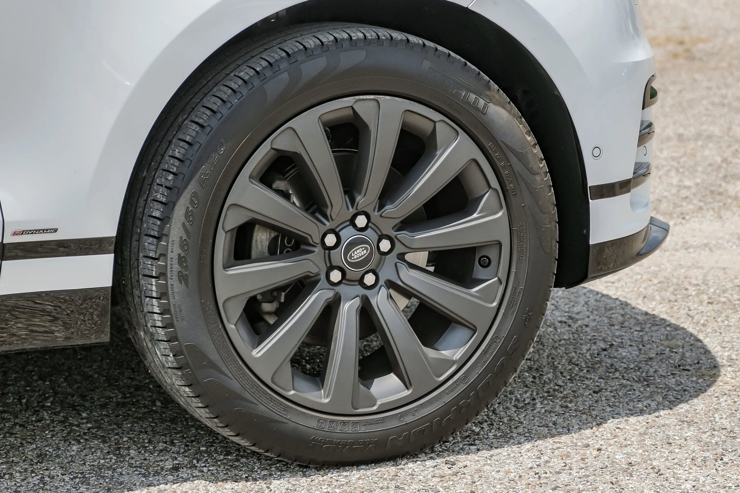 Used 2018 Land Rover Range Rover Velar R-Dynamic SE image 50