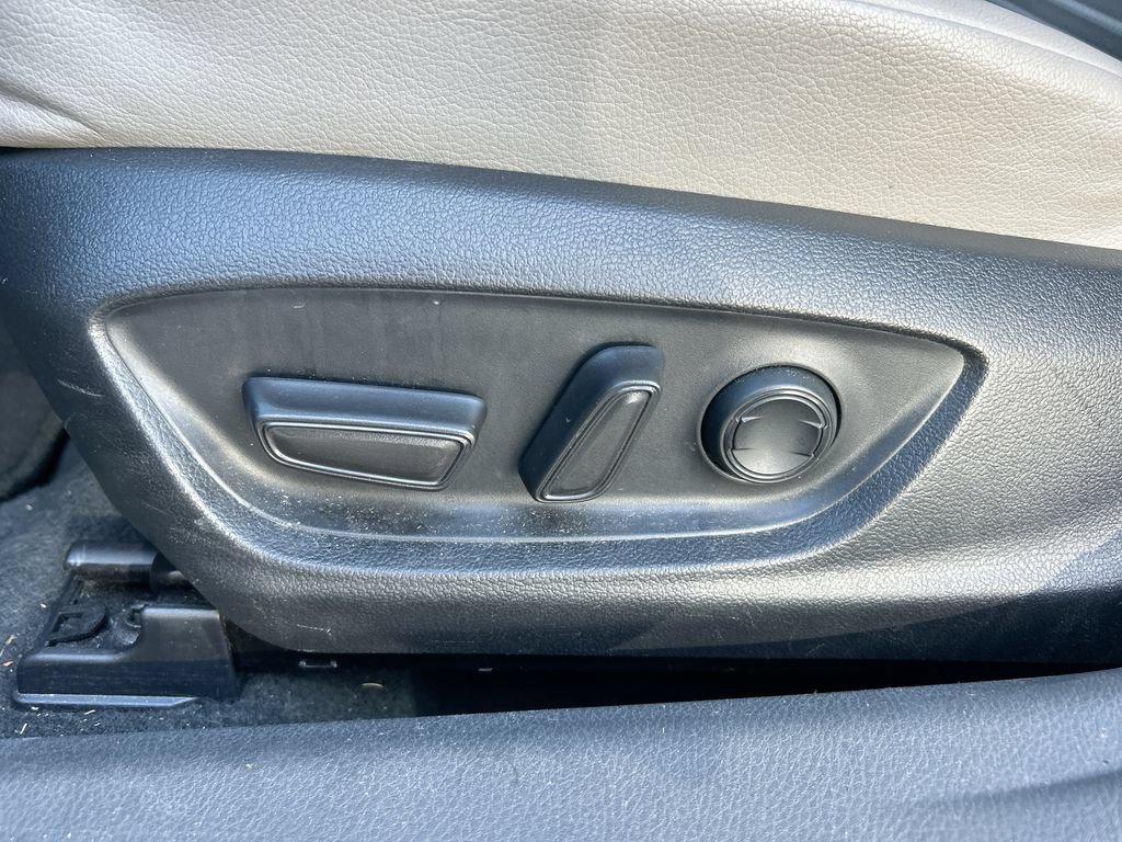 Used 2023 Toyota Camry SE FWD image 12