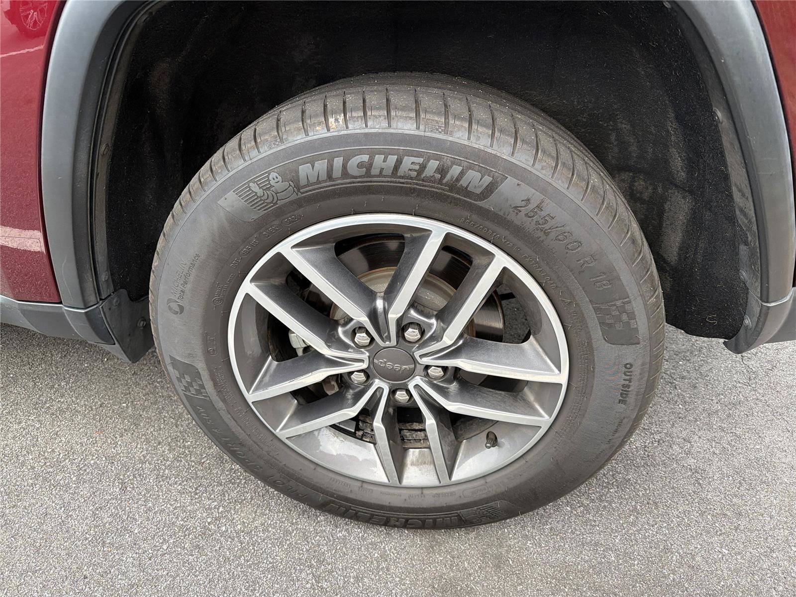 Used 2019 Jeep Grand Cherokee Limited AWD/4WD image 10