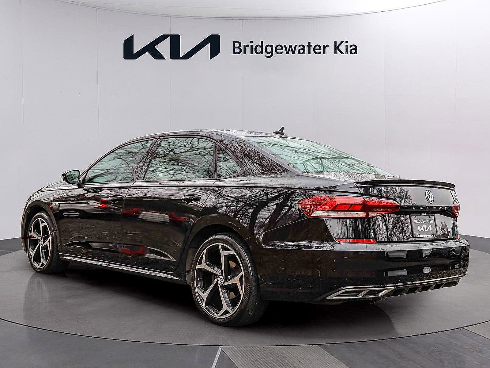 Used 2021 Volkswagen Passat 2.0T R-Line image 5