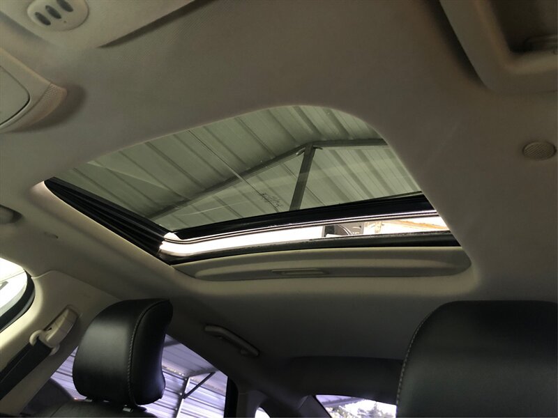 Used 2018 Ford Fusion Energi Titanium FWD image 12
