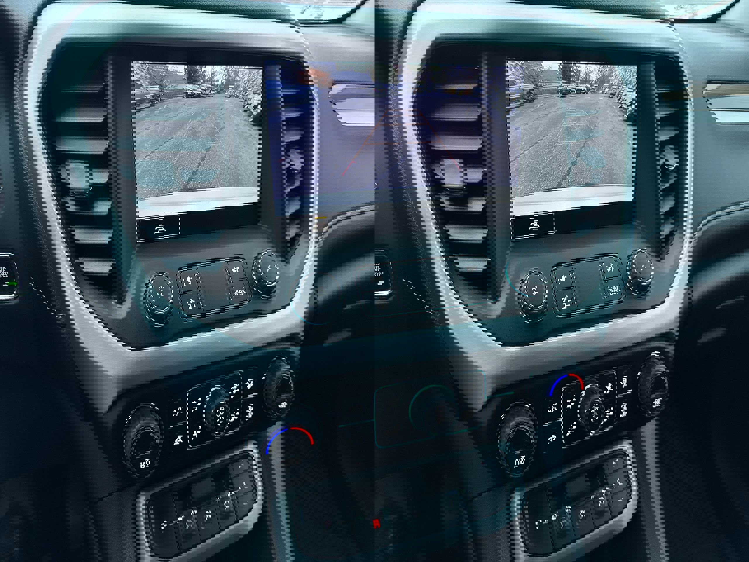 Used 2023 GMC Acadia SLE w/ Driver Convenience Package image 15