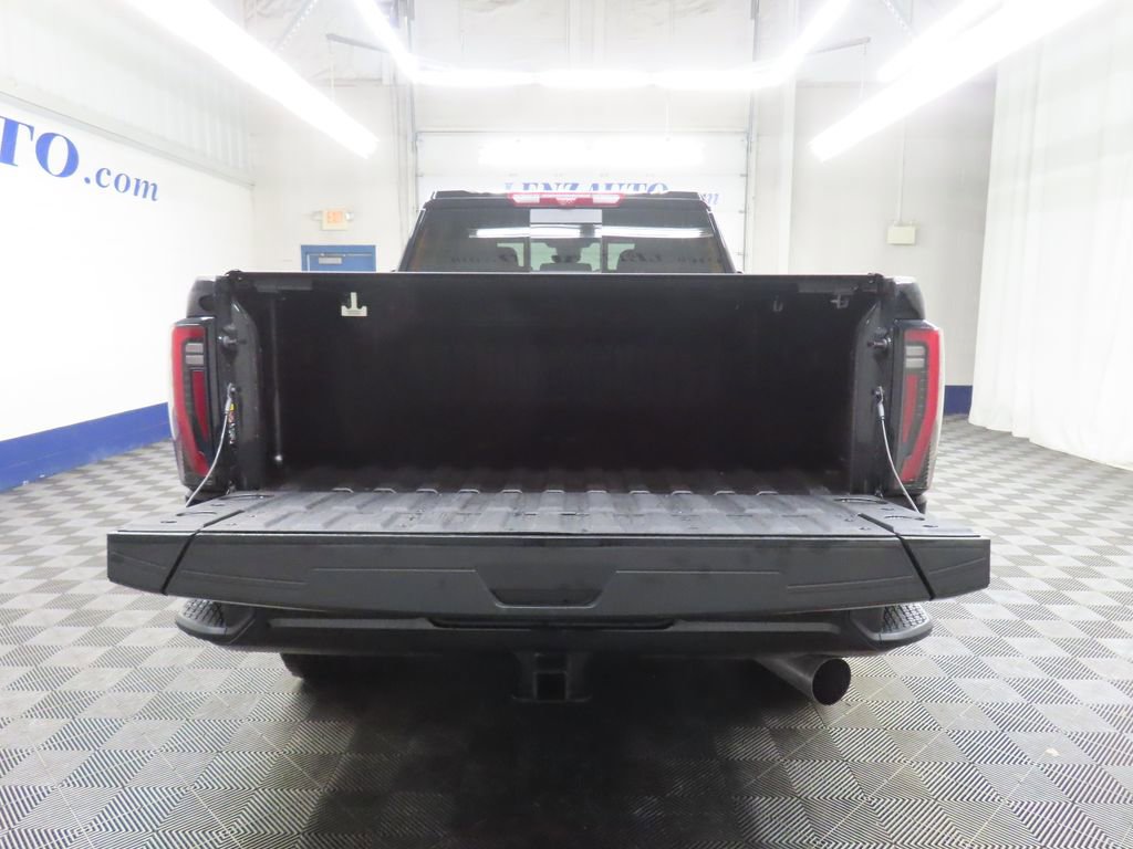 Used 2025 GMC Sierra 2500 AT4 image 36