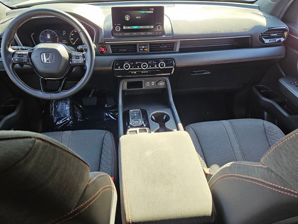 Certified 2024 Honda Pilot Sport image 9