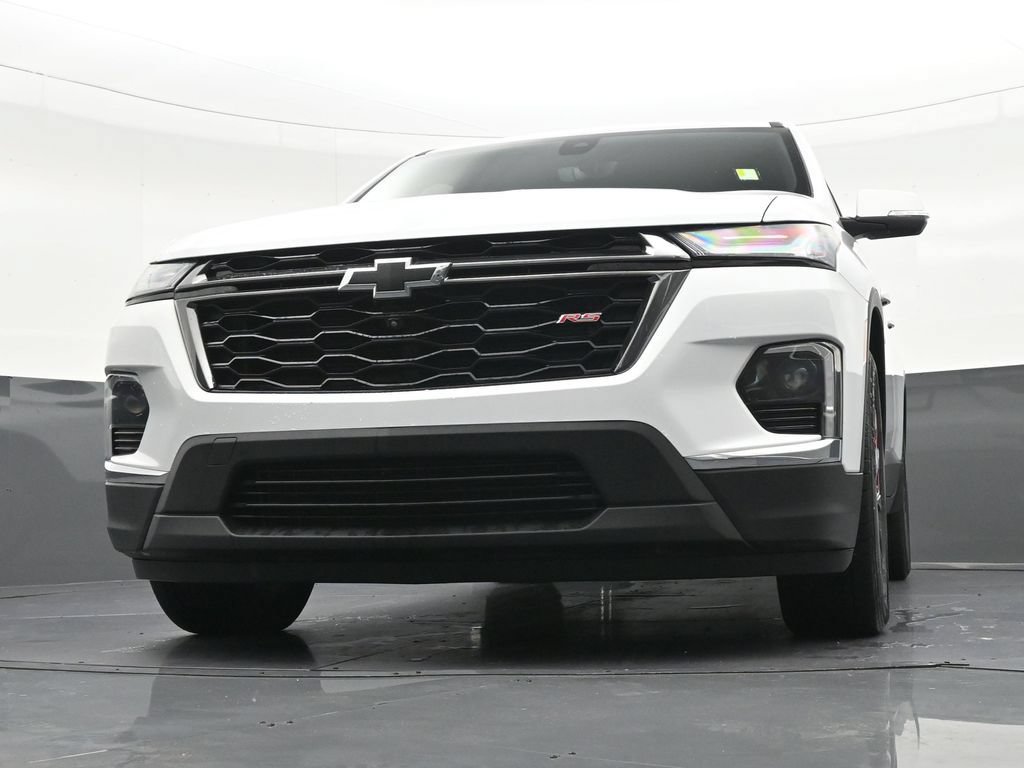 Used 2024 Chevrolet Traverse RS FWD image 35
