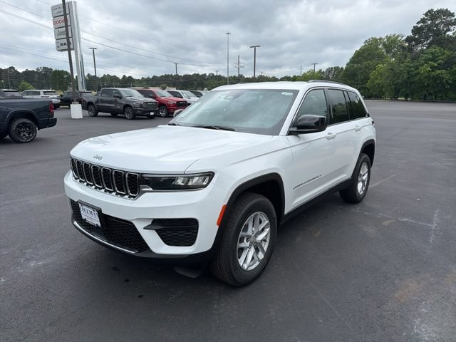 New 2026 Jeep Grand Cherokee Laredo RWD image 4