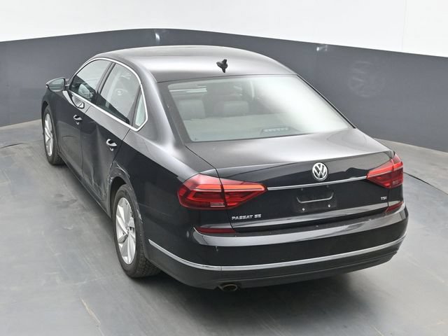 Used 2018 Volkswagen Passat 2.0T SE FWD image 23