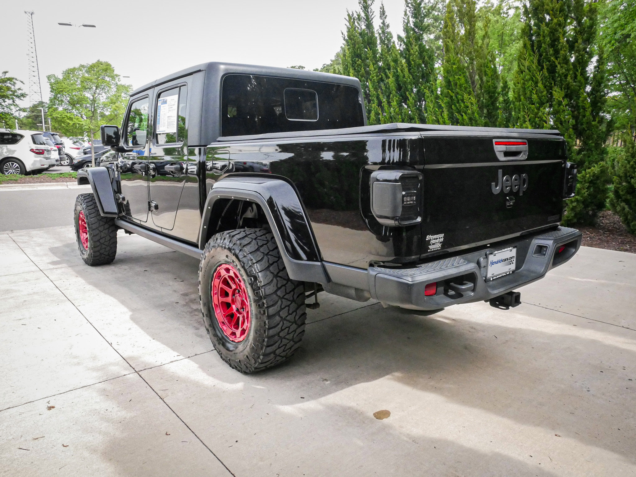 Used 2021 Jeep Gladiator Sport image 8