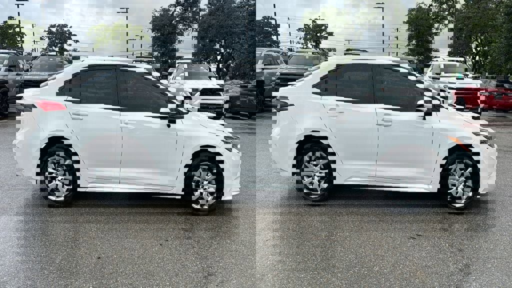 New 2026 Toyota Corolla LE FWD image 10