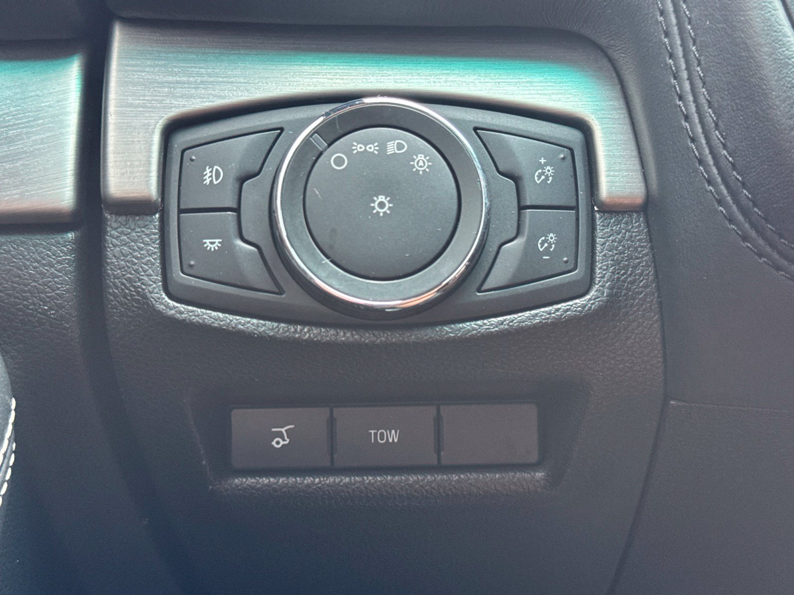 Used 2017 Ford Explorer Platinum AWD/4WD image 24