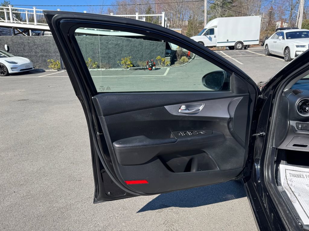 Used 2022 Kia Forte LXS FWD image 18