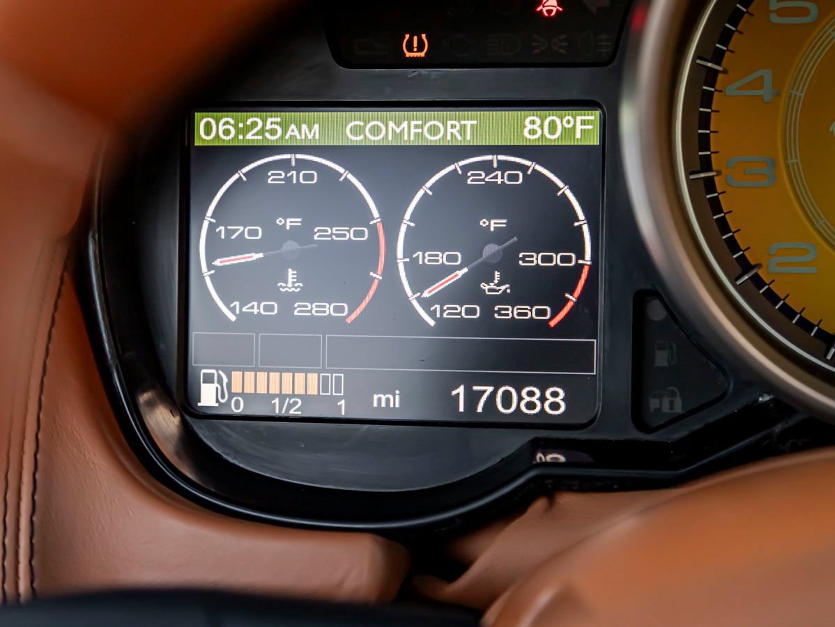 Used 2010 Ferrari California RWD image 22