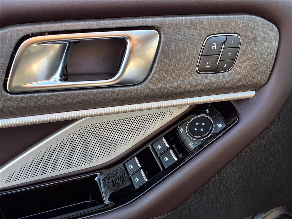 New 2026 Ford Explorer Platinum image 13