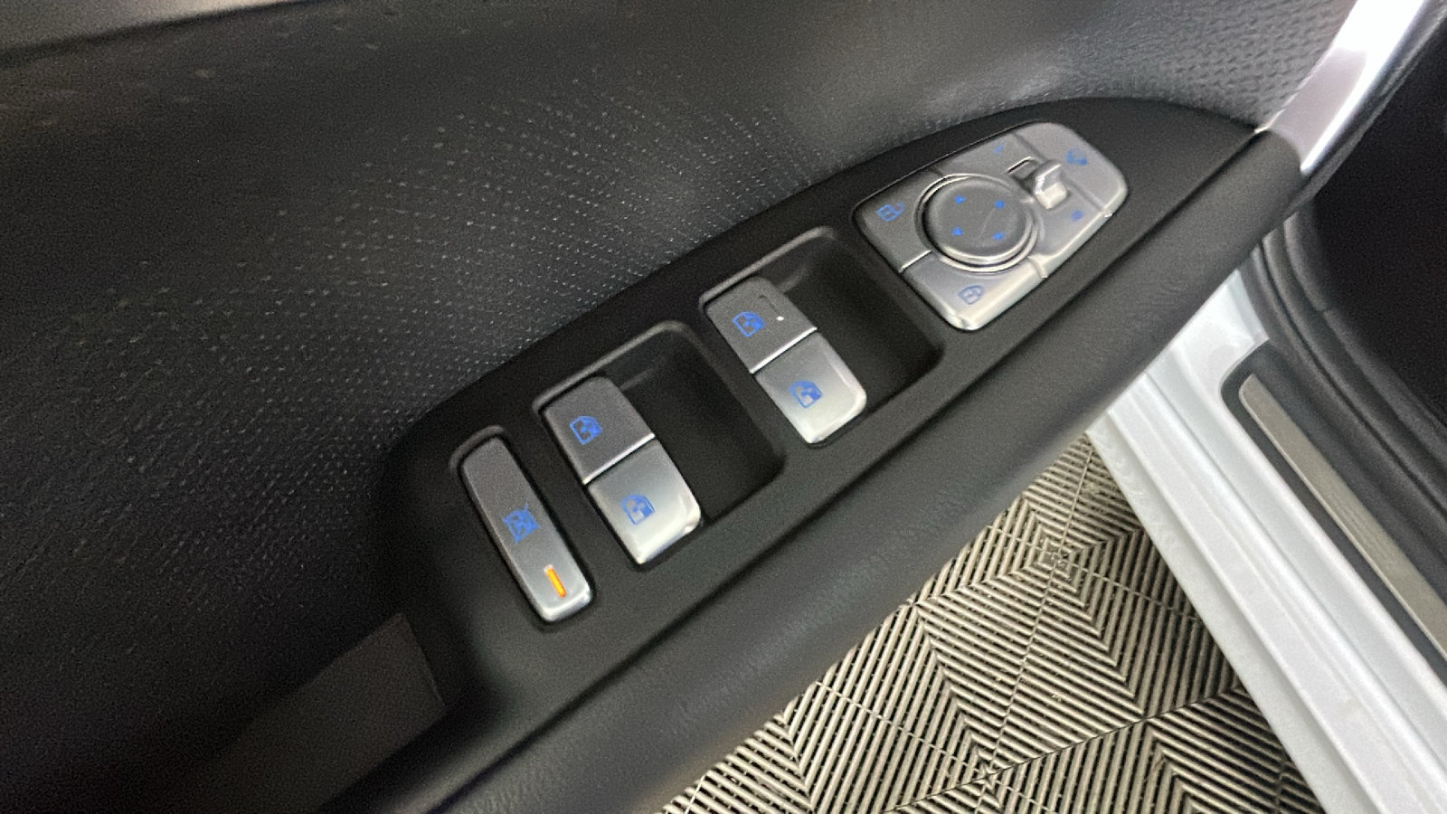 Used 2026 Genesis G70 2.5T Prestige AWD/4WD image 13