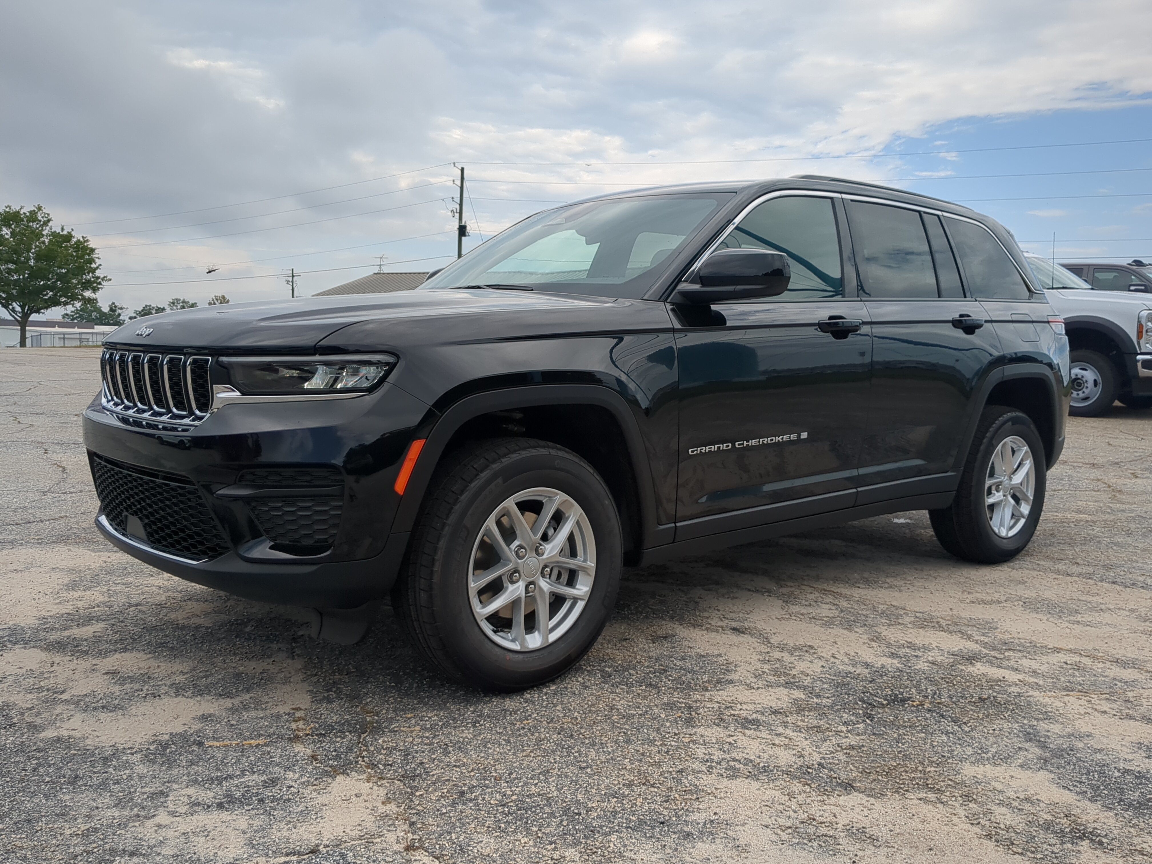 New 2026 Jeep Grand Cherokee Laredo X RWD image 6