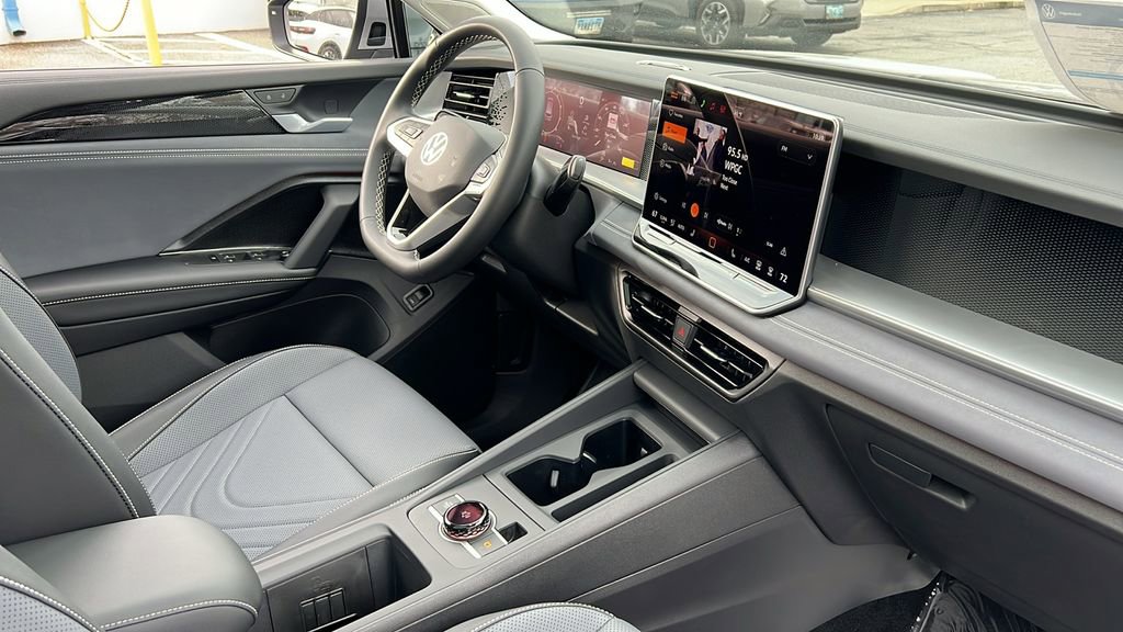 New 2026 Volkswagen Tiguan SE image 12