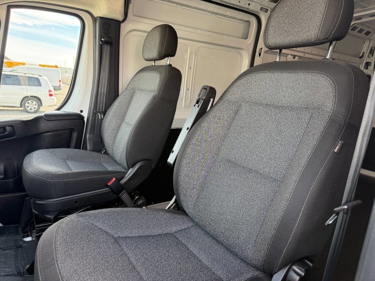 Used 2025 RAM ProMaster 2500 w/ Convenience Group image 16