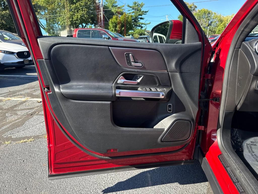 Used 2021 Mercedes-Benz GLB 250 4MATIC image 20