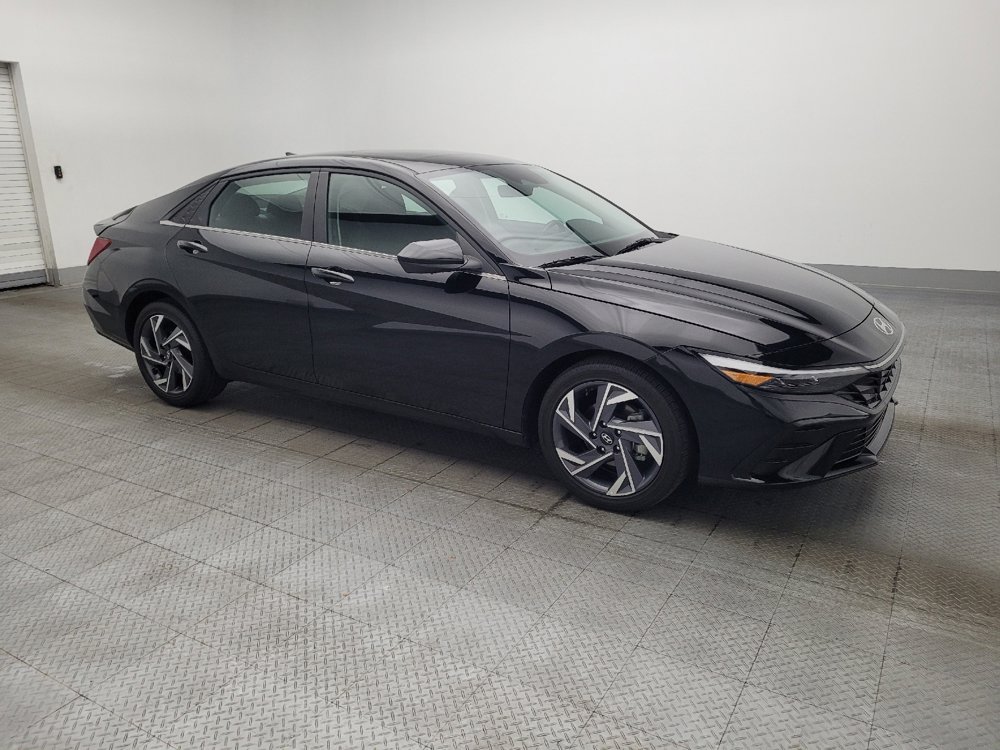 Used 2025 Hyundai Elantra SEL image 11