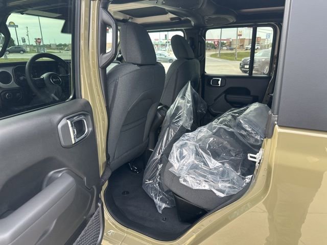 New 2025 Jeep Gladiator Willys image 32
