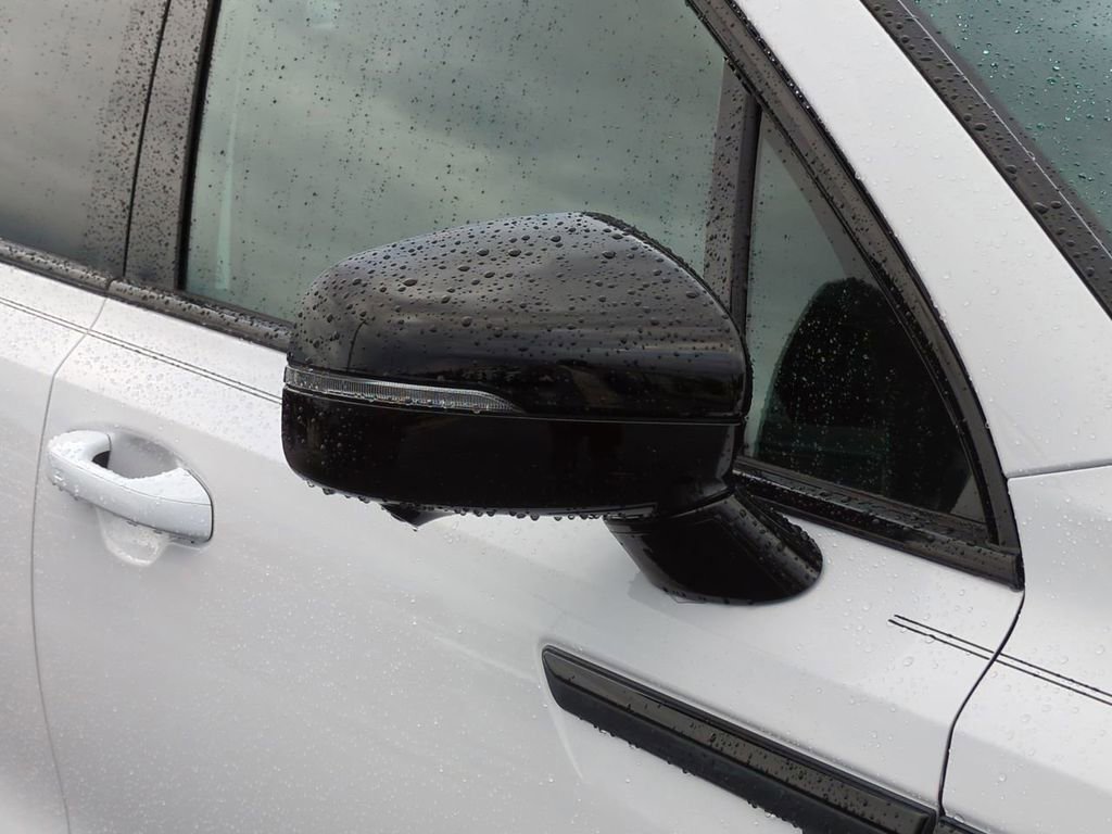 Used 2024 Kia Sorento SX Prestige w/ Sage Leather Package image 11