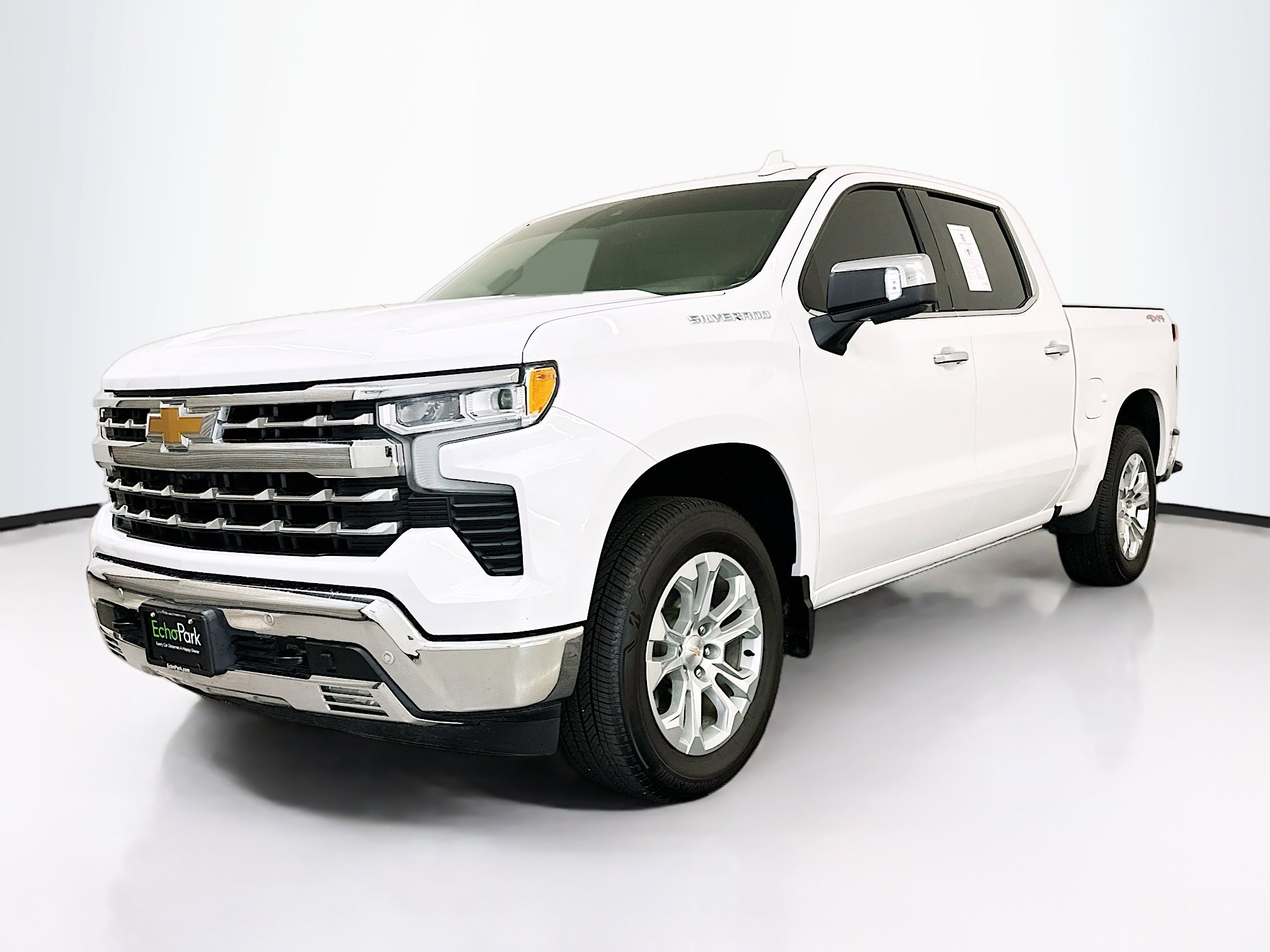 Used 2025 Chevrolet Silverado 1500 LTZ image 3