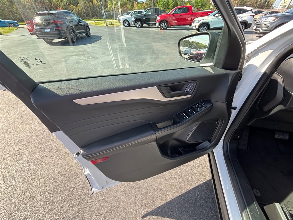 Used 2022 Ford Escape S AWD/4WD image 12