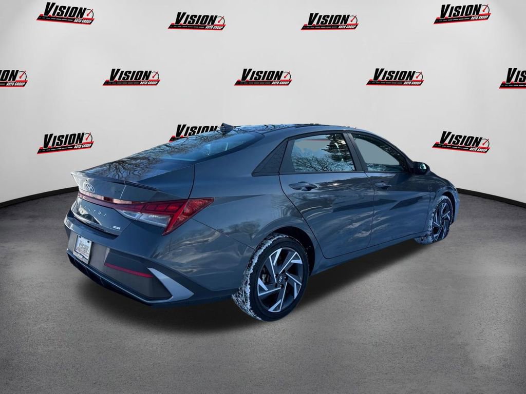 Certified 2025 Hyundai Elantra SEL image 5