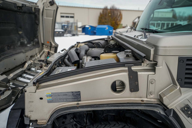 Used 2003 HUMMER H2 w/ Preferred Equipment Group image 17