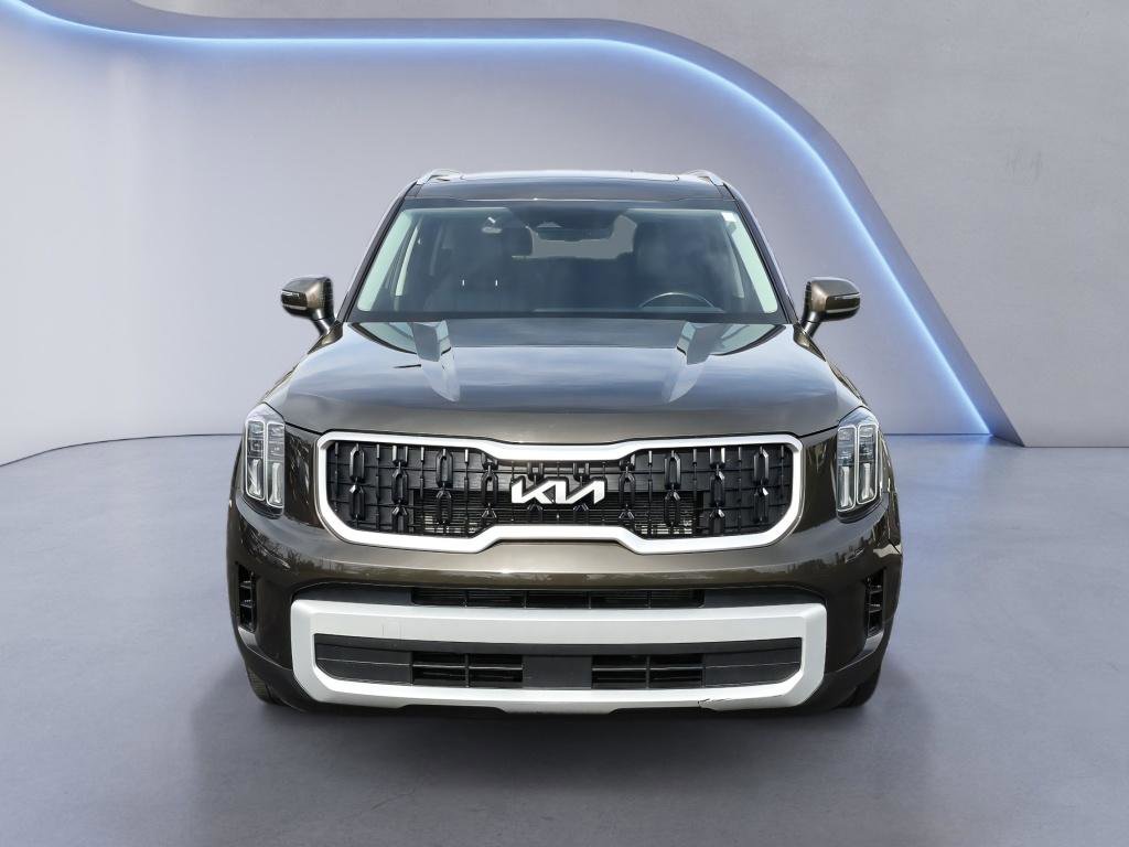 Used 2023 Kia Telluride EX w/ EX Captain's Chair Package AWD/4WD image 10