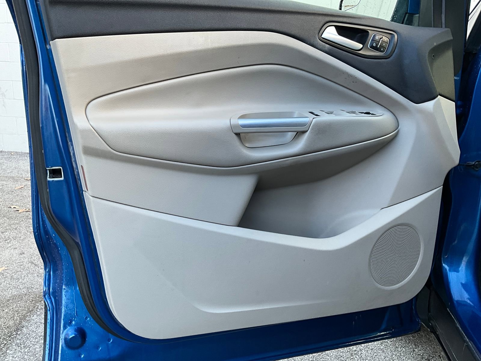 Used 2019 Ford Escape Titanium w/ U9j03 - Titanium Tow Package image 10