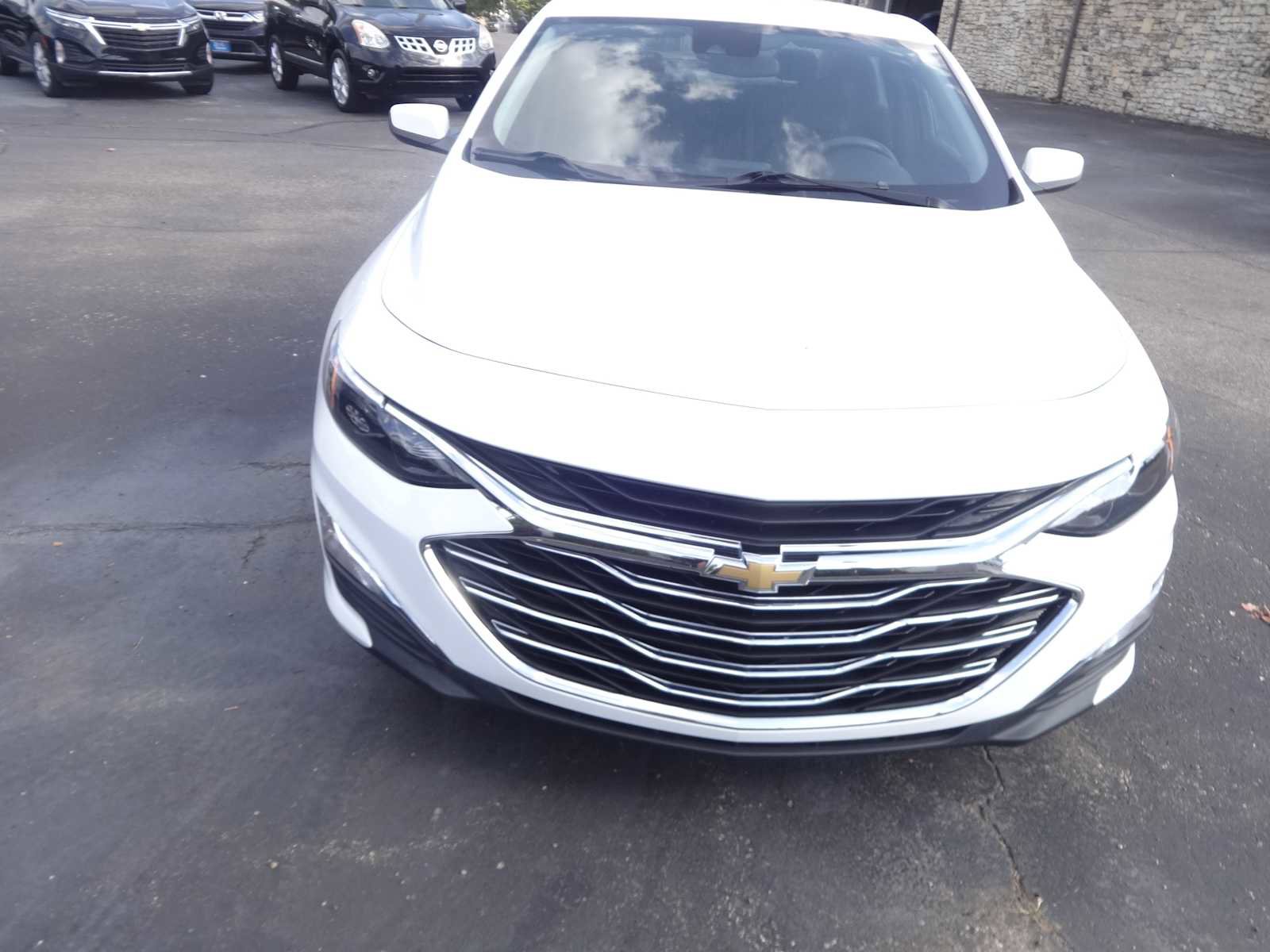 Used 2021 Chevrolet Malibu LS image 2