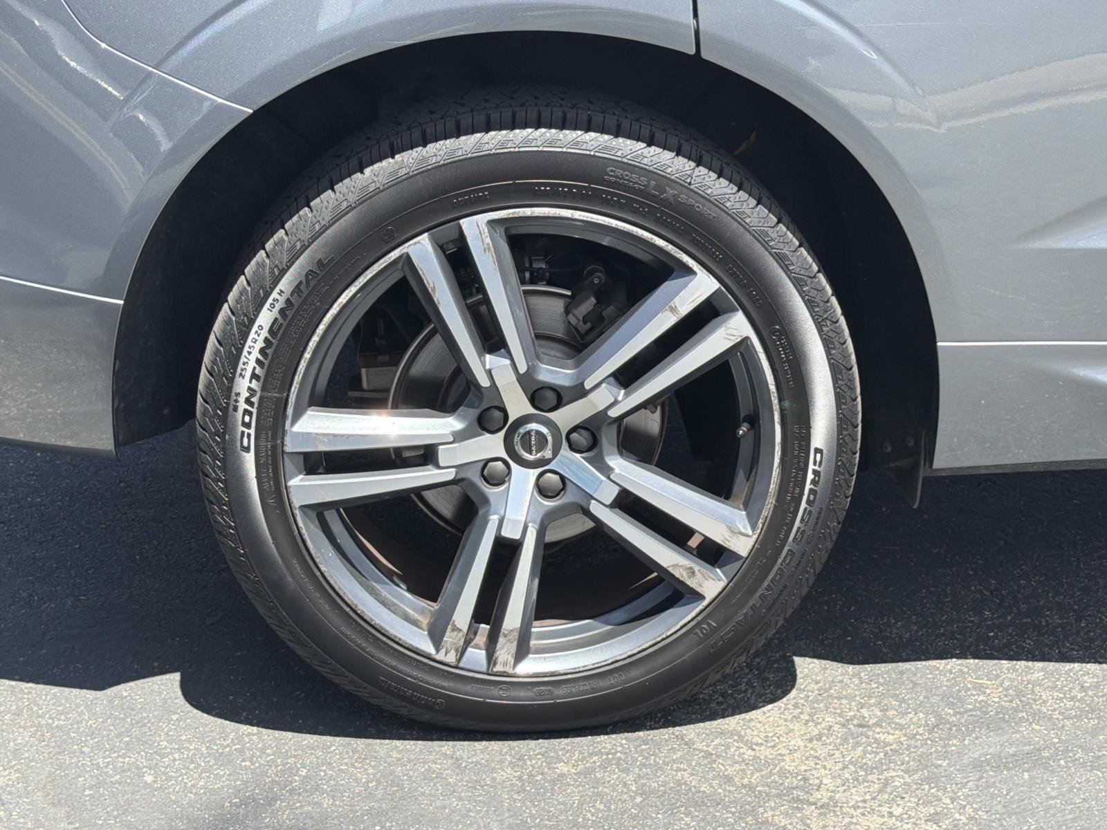 Used 2018 Volvo XC60 T5 Momentum w/ Convenience Package AWD/4WD image 28