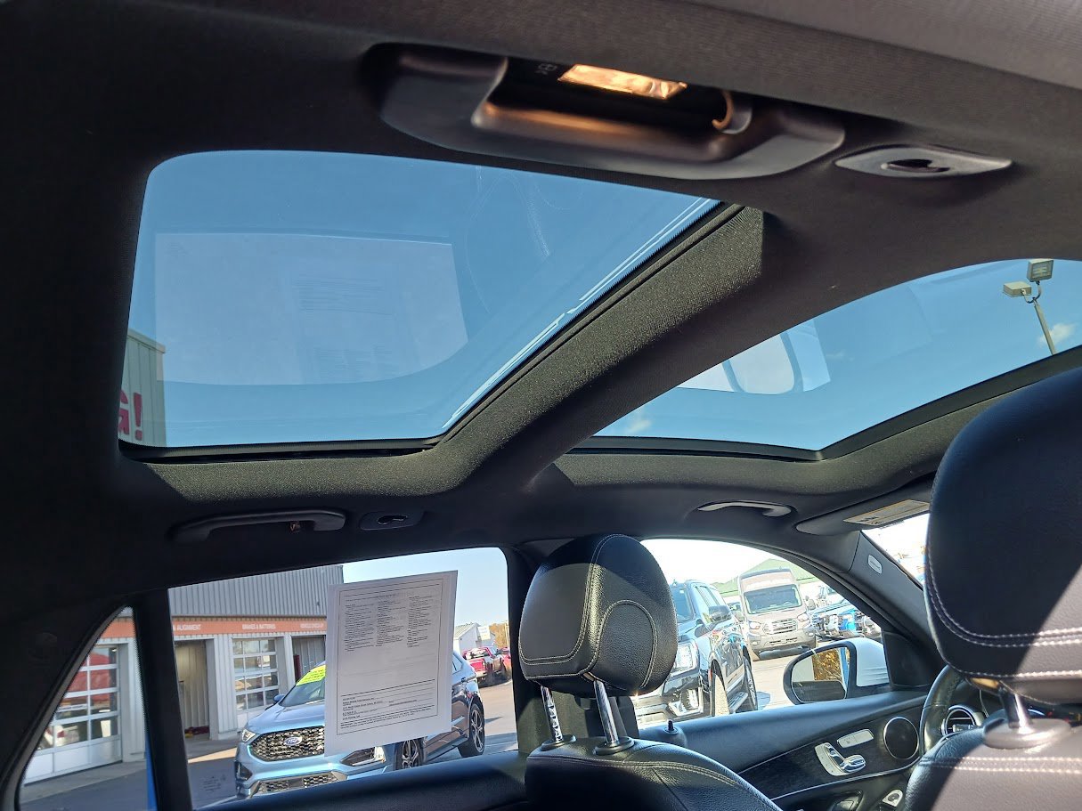 Used 2021 Mercedes-Benz GLC 300 4MATIC image 19