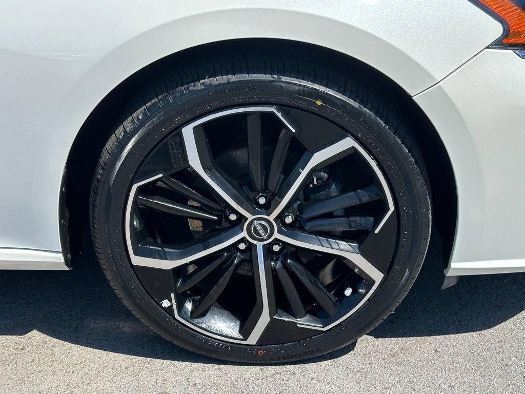 Used 2024 Nissan Altima 2.5 SR FWD image 9