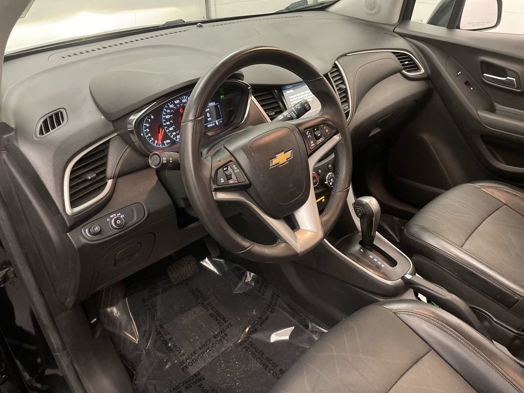 Used 2019 Chevrolet Trax LT w/ LT Convenience Package AWD/4WD image 4