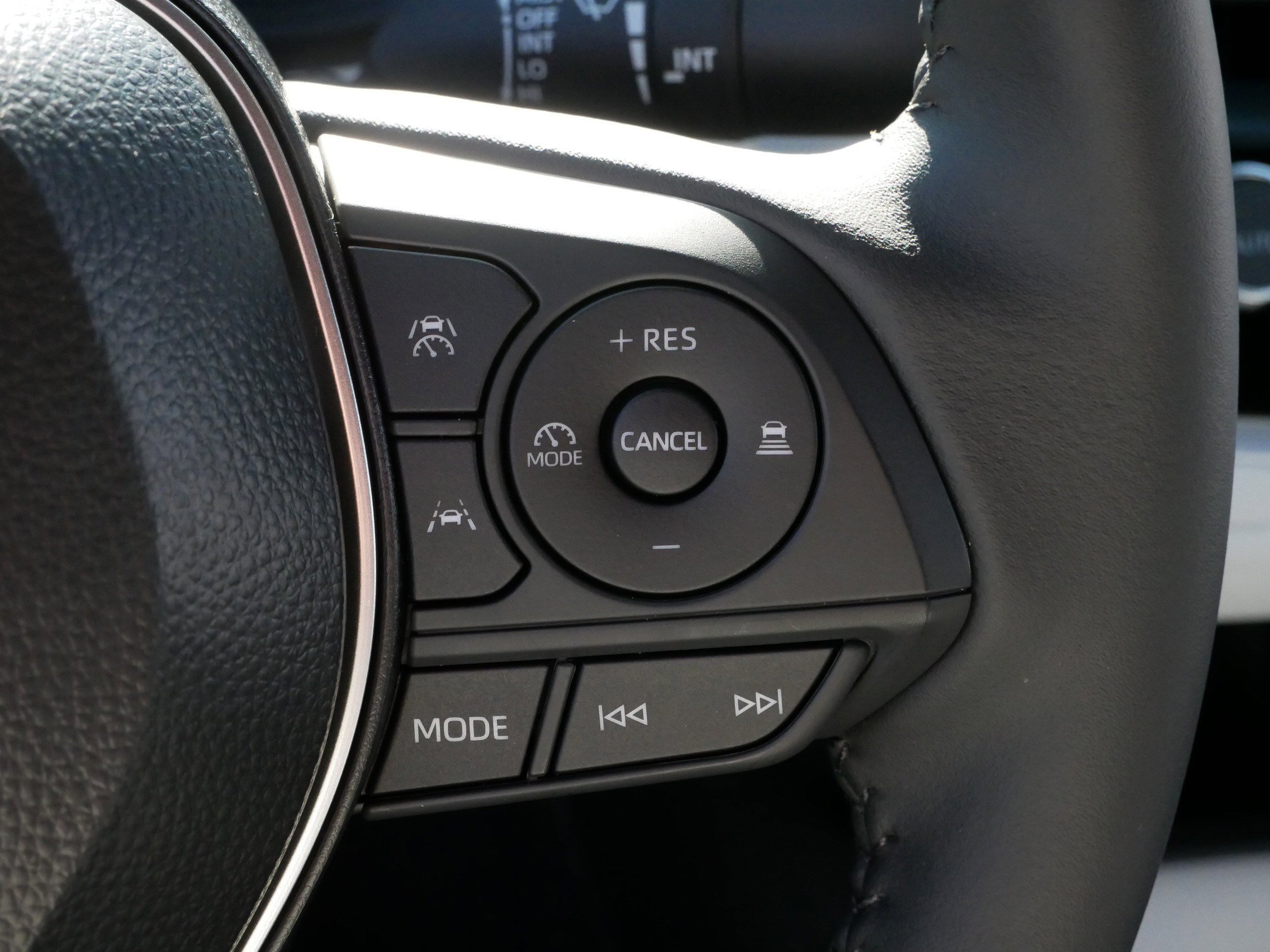 Certified 2025 Toyota Corolla SE image 25