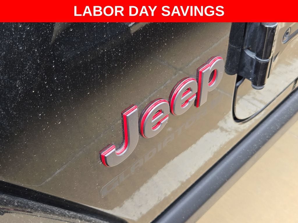 Used 2024 Jeep Gladiator Rubicon AWD/4WD image 10
