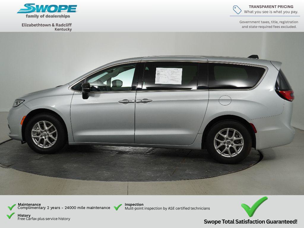 Used 2024 Chrysler Pacifica Touring-L FWD image 6