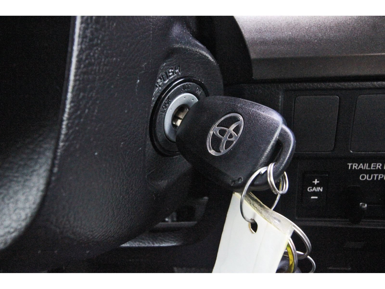 Used 2020 Toyota Tundra SR5 w/ SR5 Upgrade Package RWD image 21