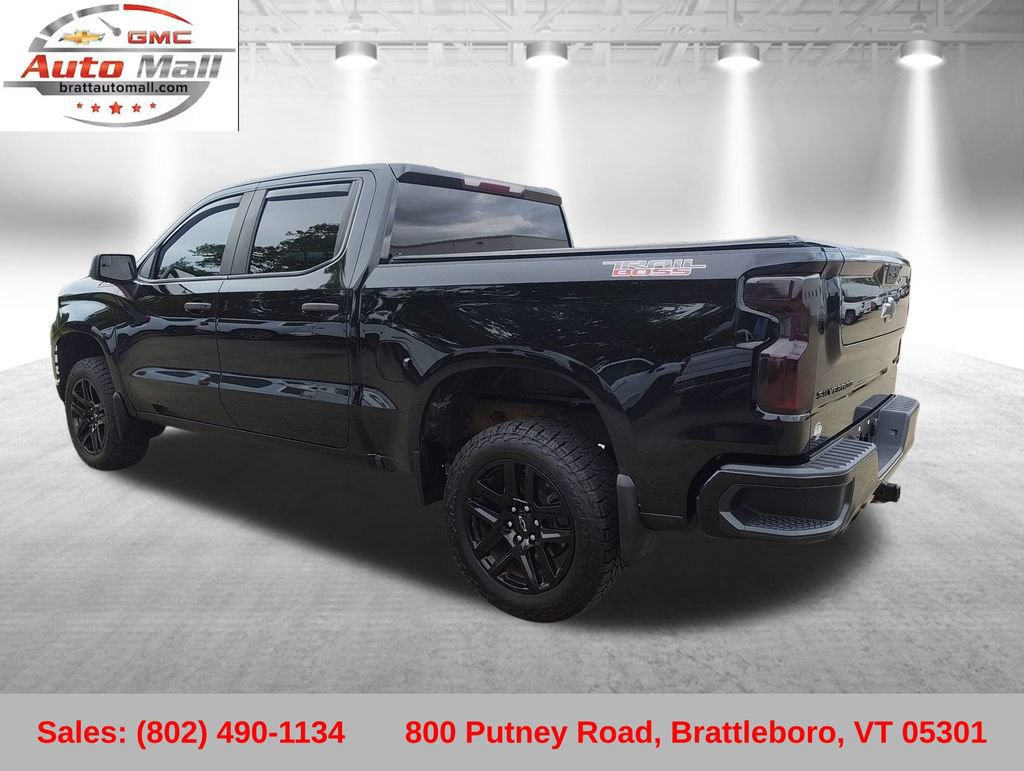 Used 2021 Chevrolet Silverado 1500 Custom Trail Boss w/ Midnight Edition AWD/4WD image 3