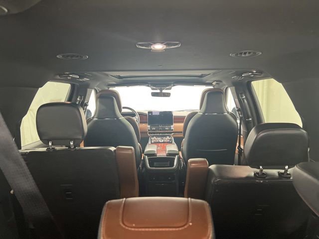 Used 2023 Lincoln Navigator L Reserve AWD/4WD image 10