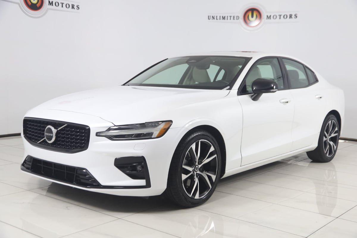 Used 2024 Volvo S60 B5 Core w/ Climate Package FWD image 5