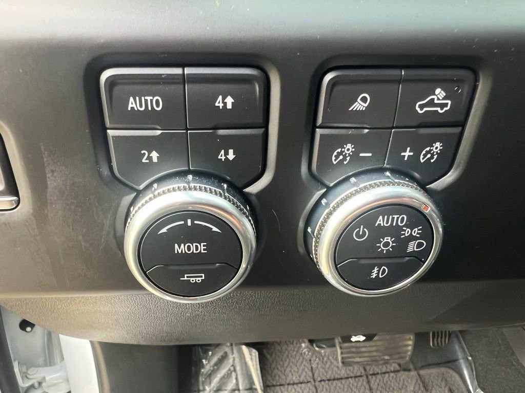 Used 2024 GMC Sierra 1500 AT4X image 24